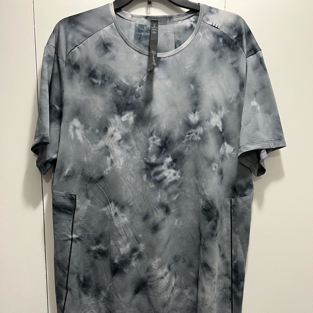 Lululemon fast and free SS Spray